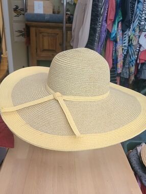 Women's Wide-Brim Straw Sun Hat with Yellow Trim